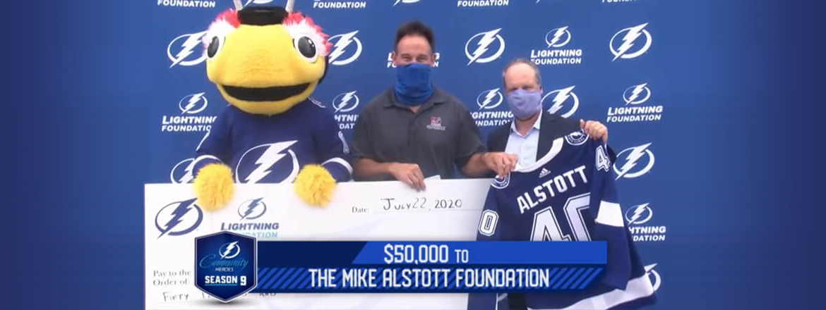 Mike Alstott honored as Lightning Community Hero
